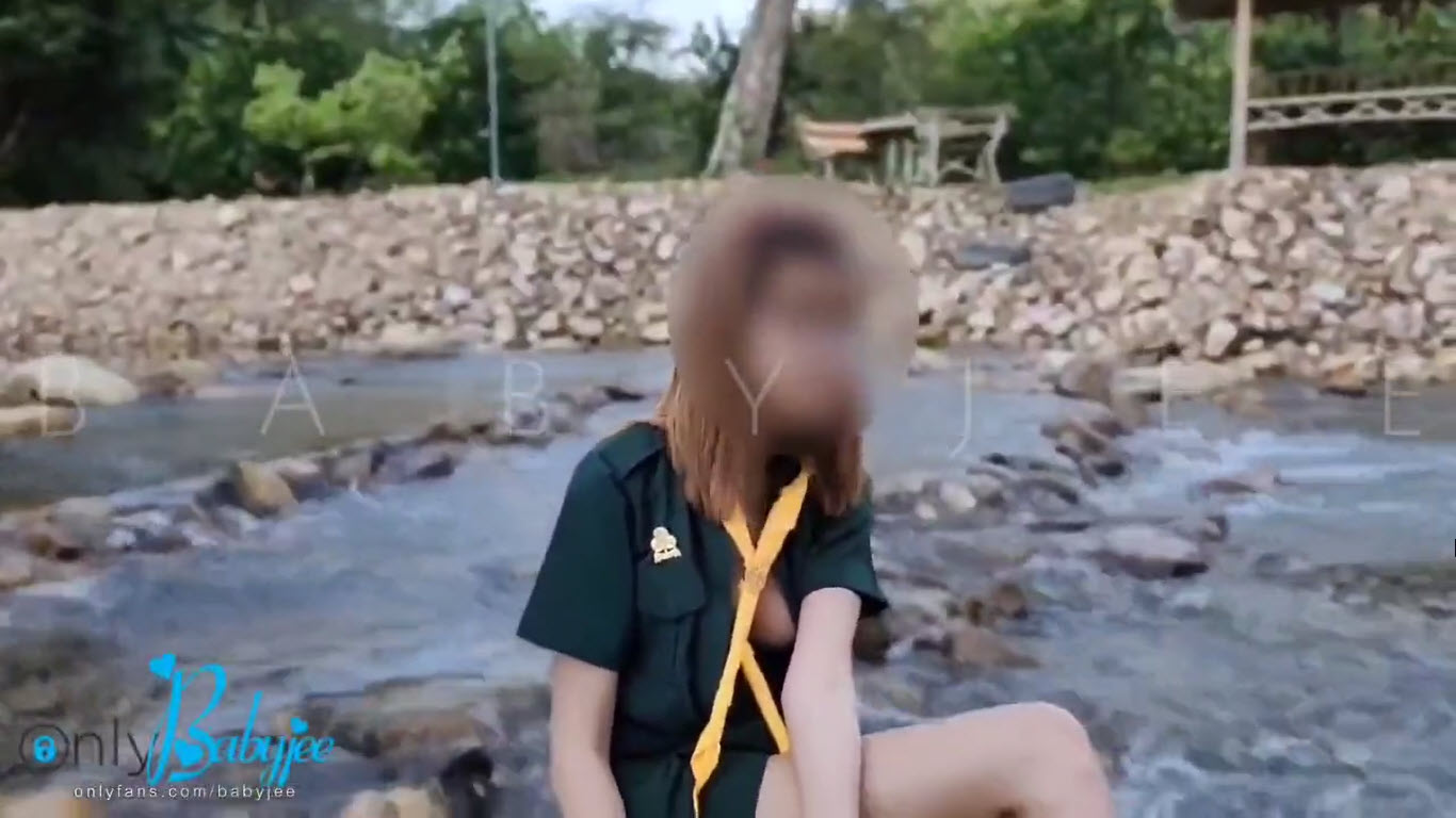 ให้แฟนใส่ชุดเนตรนารีแล้วเยดโชว์กลางแคมป์เลยตื่นเต็นทุกครั้งที่คนเดินผ่านเยดมันมาก